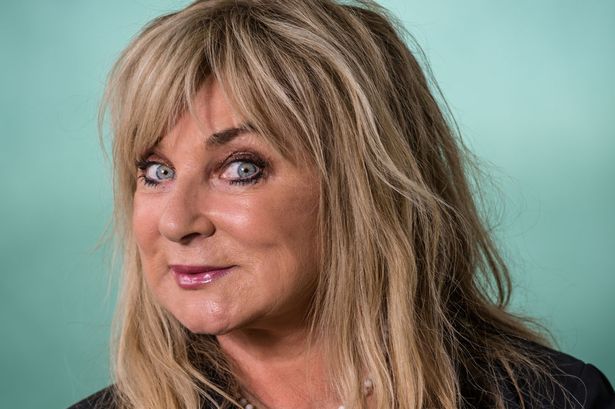 How tall is Helen Lederer?